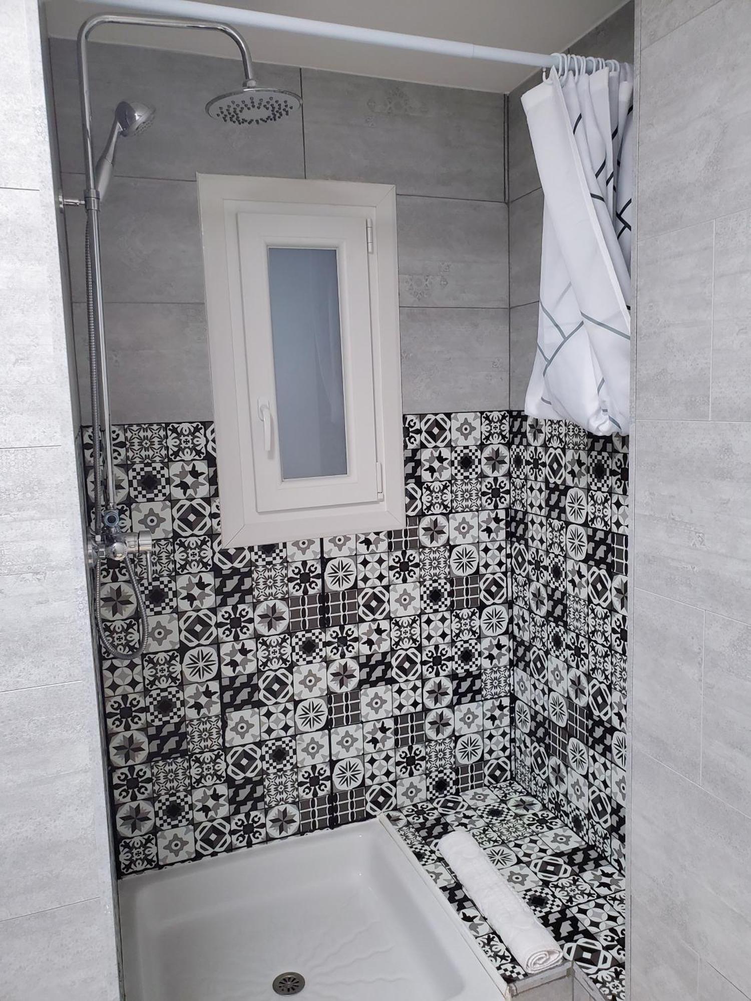 Apartamento Centrico Con Patio Privado Tarragona Eksteriør billede