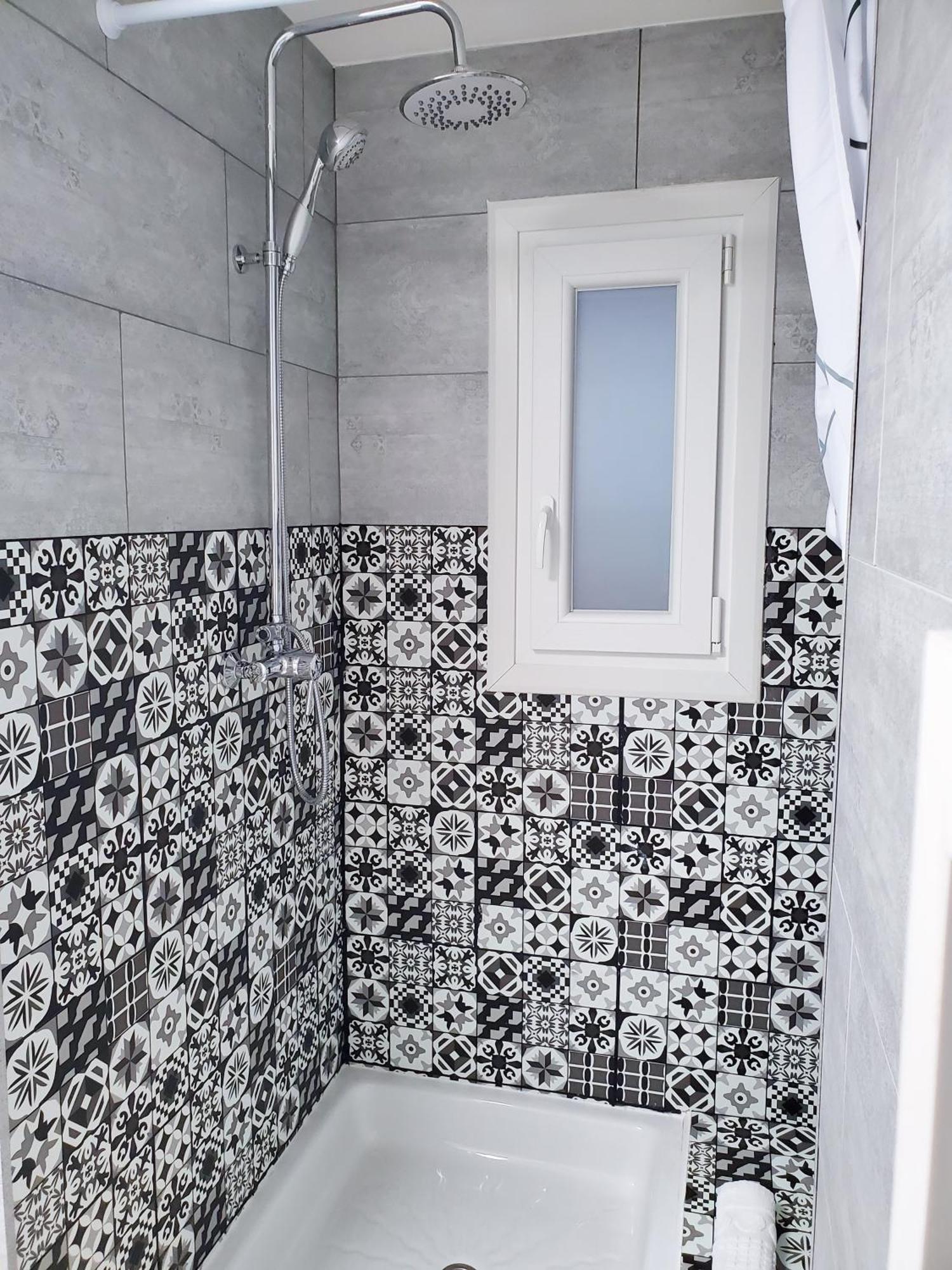 Apartamento Centrico Con Patio Privado Tarragona Eksteriør billede